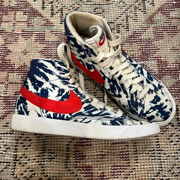 Nike 2020 Blazer Mid SE GS 'Tie Dye' Youth Shoe Red Blue Sneaker - Picture 2 of 13